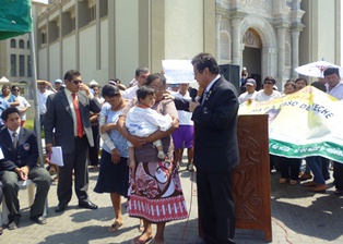 paco-gasco-ayuda-en-izamiento