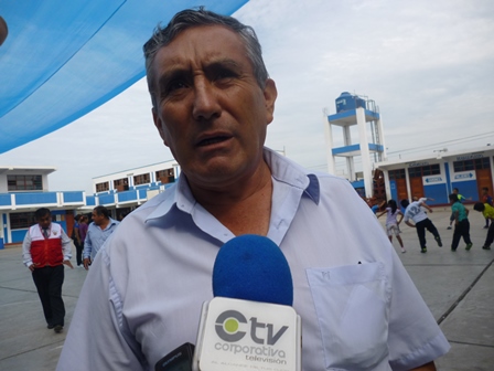 director-colegio-artemio-del-solar-santa